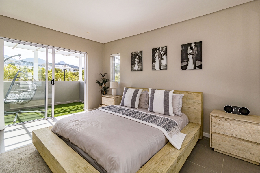 3 Bedroom Property for Sale in Somerset Lakes Western Cape